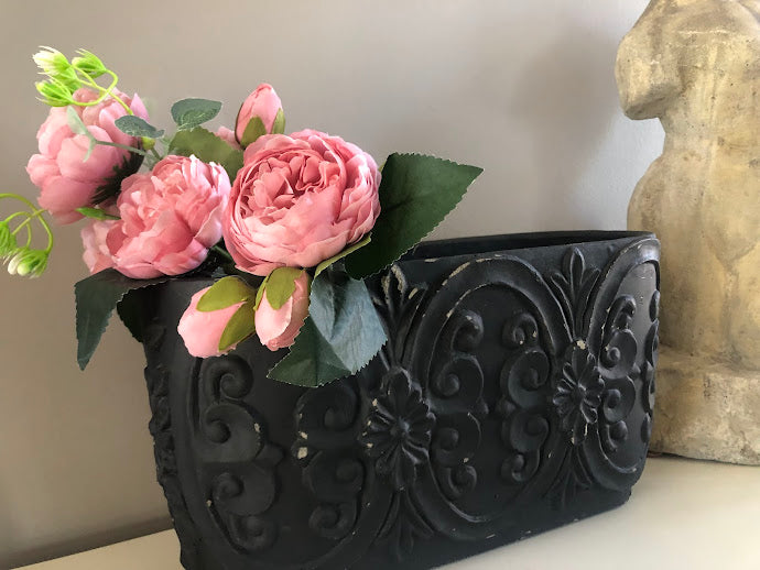 Ornate Black Floral Vase – Vintage-Inspired Decorative Planter