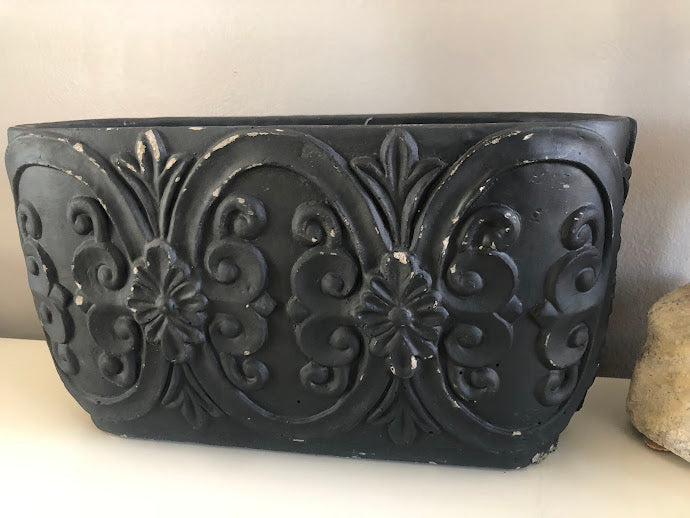 Ornate Black Floral Vase – Vintage-Inspired Decorative Planter